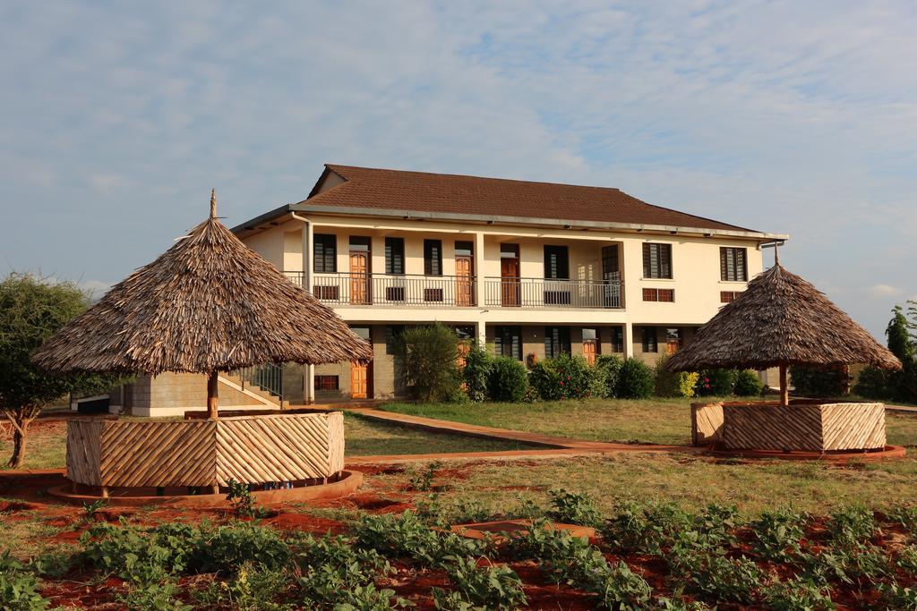 Voi Lutheran Guesthouse Exterior foto