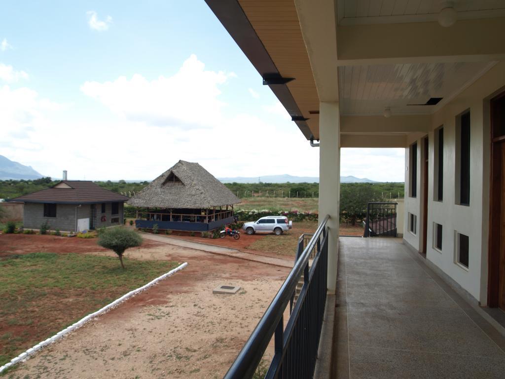 Voi Lutheran Guesthouse Exterior foto