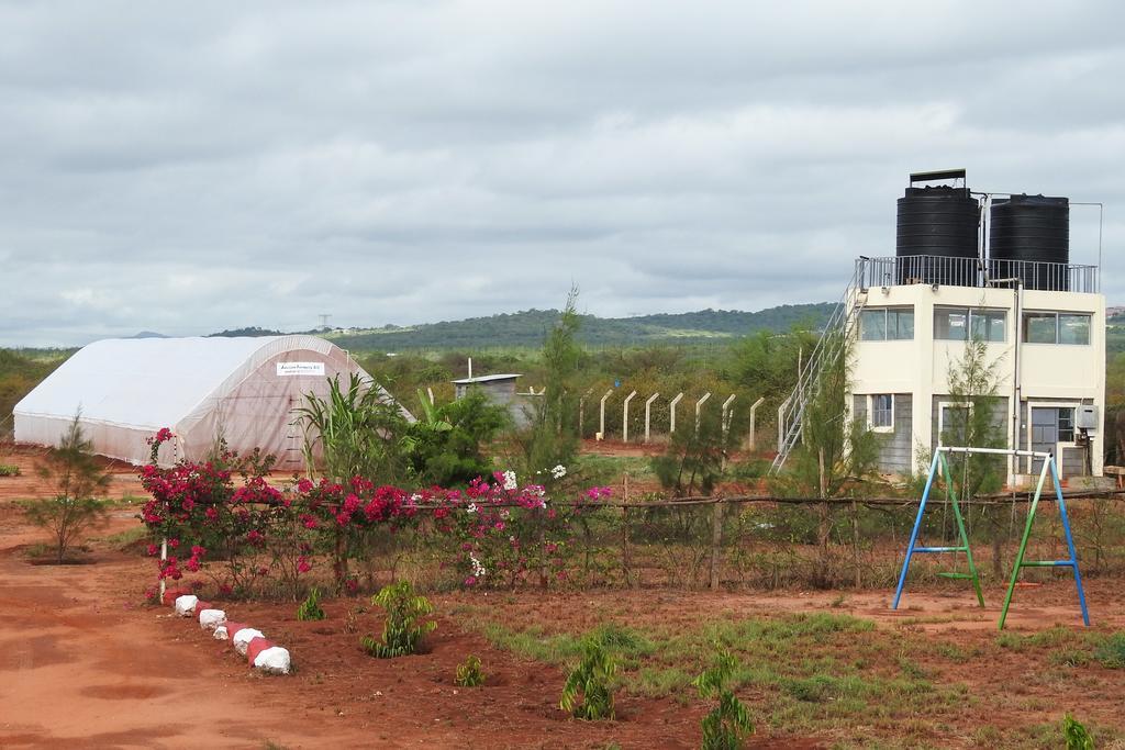 Voi Lutheran Guesthouse Exterior foto